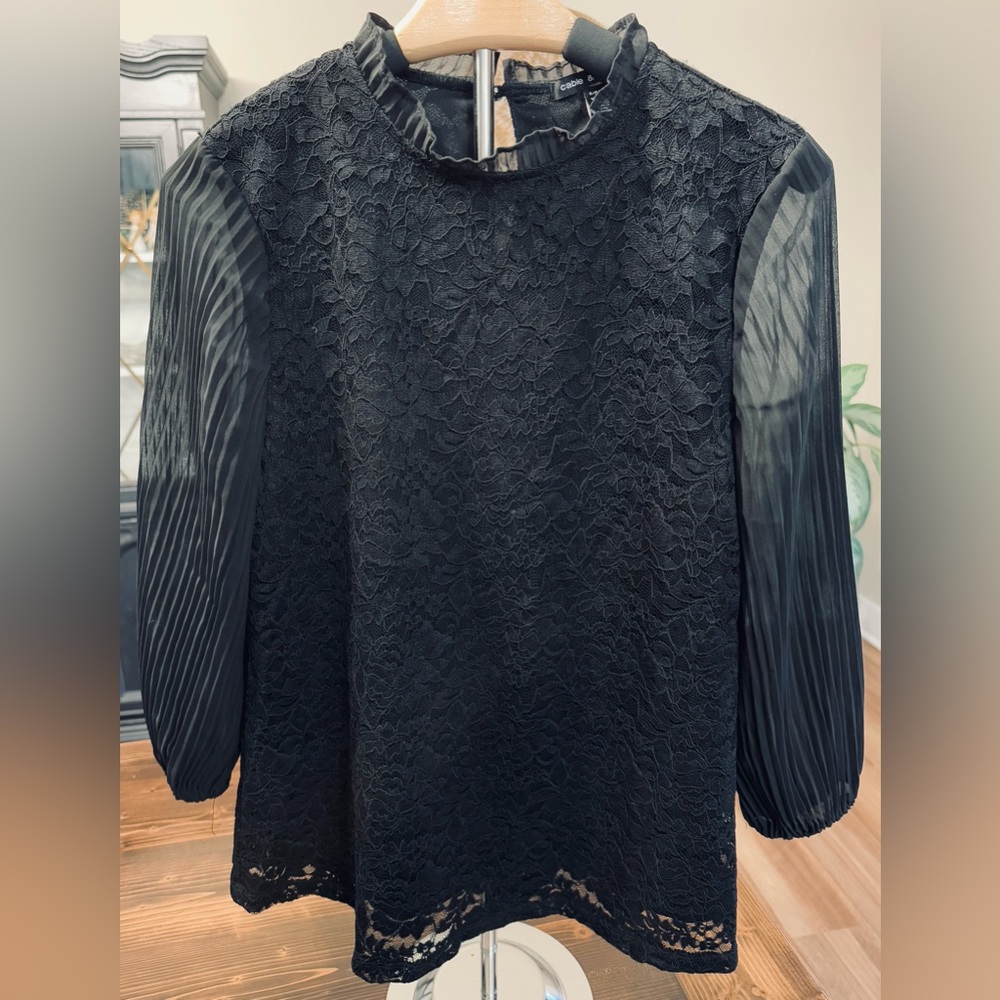 Cable & Gauge Black Lace‎ Top with High Neck & Sheer Sleeves Size S EUC